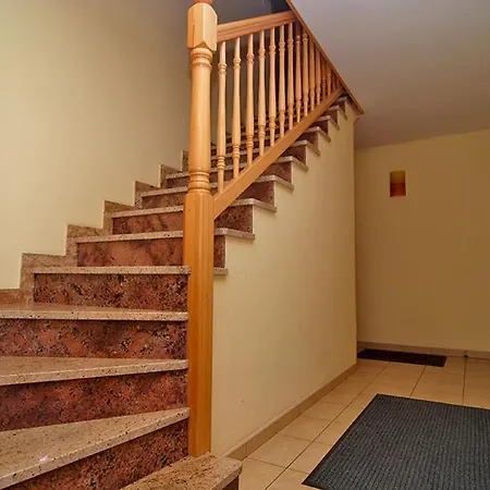 Apartment Bursztynowa 3 *